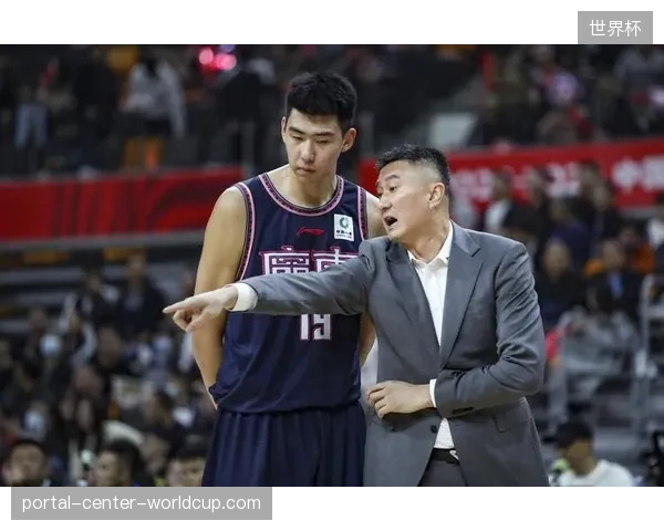 广东宏远队依靠整体协作和压迫性防守，有效限制对手进攻空间并主导比赛